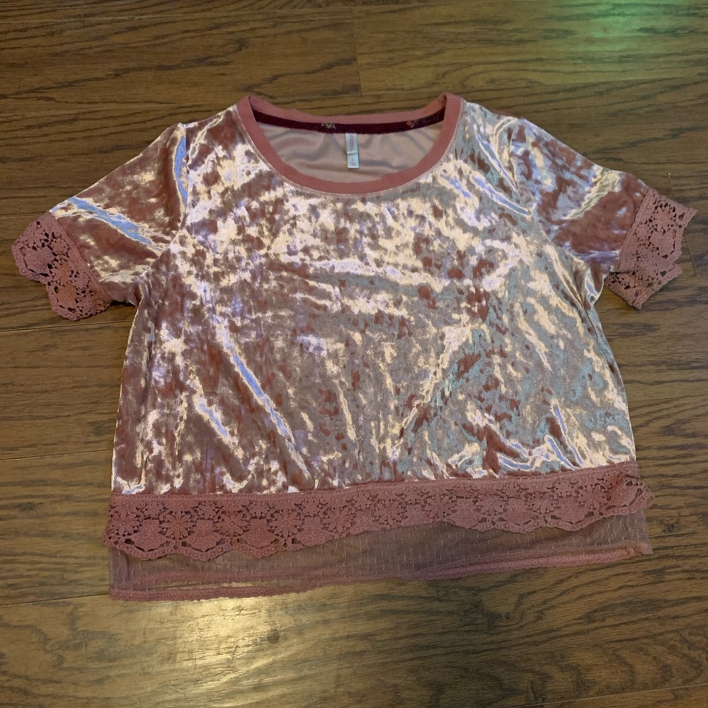Cropped velvet t-shirt